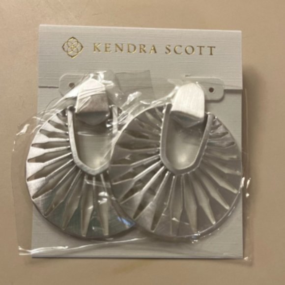 Kendra Scott Sunburst Silver Earrings NWT - Picture 2 of 6